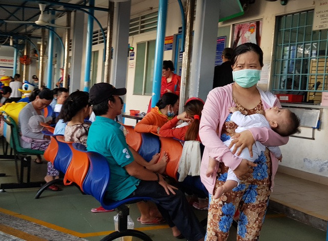 Hành vi khai báo không trung thực của bác sĩ tiếp xúc với ca bệnh đã khiến bệnh viện Nhi Đồng 1 phải vất vả phòng chống dịch