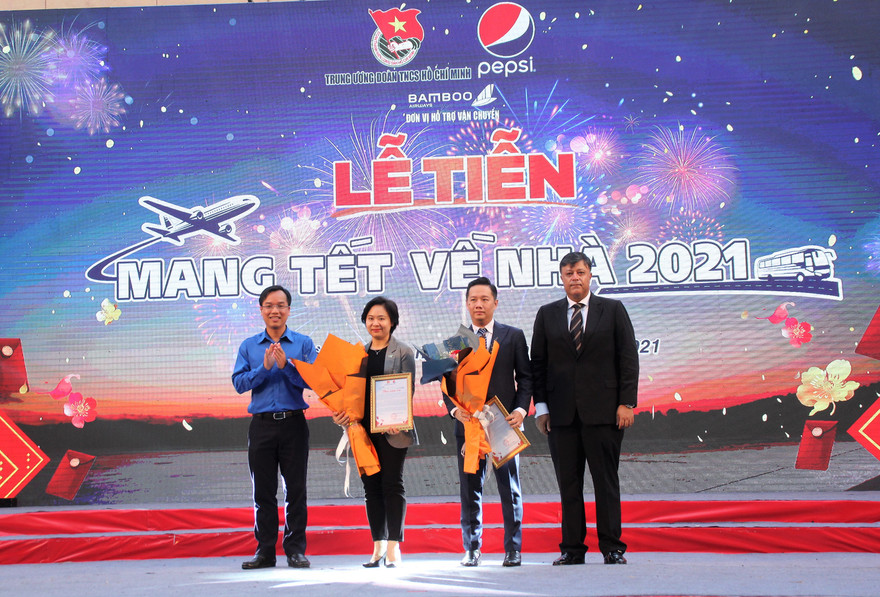 Ban tổ chức tri ân các đơn vị tài trợ, đồng hành với chương trình “Mang Tết về nhà” 2021