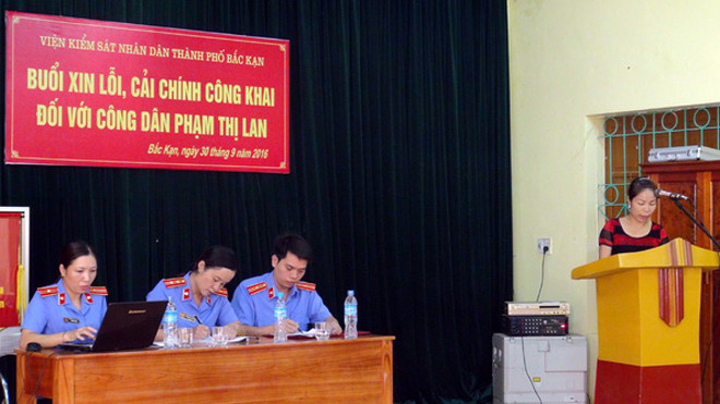 Quang cảnh buổi xin lỗi. Ảnh: Bùi Đức Hiếu-TTXVN