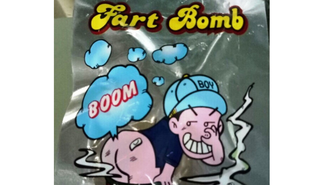 Hình ảnh món đồ chơi lạ được gọi là "bom thối" làm 35 em học sinh trường tiểu học Thuận Hòa 3 nhập viện vào 14/10.