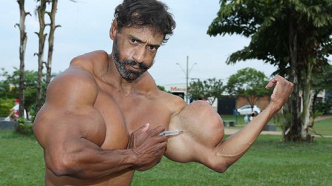 Dù kích thước bắp tay đã đạt 60 cm, Segato vẫn muốn tăng thêm 10 cm nữa. Ảnh: Barcorf