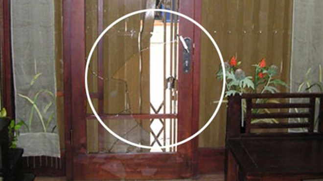 Hiện trường một vụ kẻ gian đột nhập qua cửa sổ, cửa chính vào nhà dân gây án