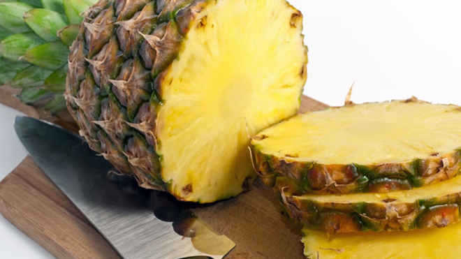 Cách làm nước uống thanh lọc máu từ lô hội, dứa