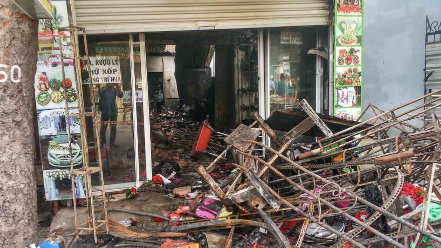 Căn nhà cấp bốn hình ống chỉ có một lối thoát phía trước