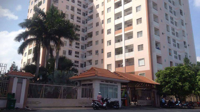 Chung cư nơi người đàn ông ngoại quốc "giam lỏng" hai cháu nhỏ.