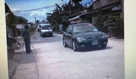 Hình ảnh đoàn xe được tung lên mạng xã hội và tung tin bịa đặt rằng đây là đoàn xe của Chủ tịch QH về thăm quê. Ảnh cắt từ clip