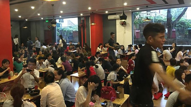 Ăn mỳ cay 7 cấp độ, một cô gái nhập viện cấp cứu