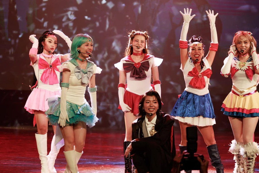 MisThy hóa Thủy Thủ Mặt Trăng, Đồng Ánh Quỳnh làm Tuxedo Mặt nạ