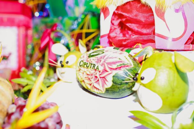 Làng 'tây' Ciputra đón Trung Thu dân gian