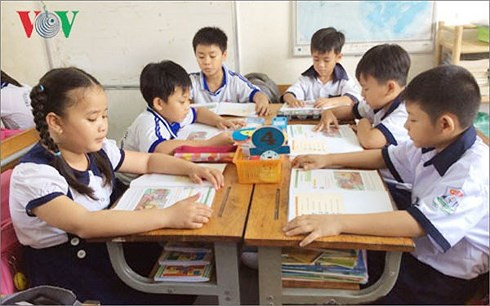 Xóa bỏ độc quyền SGK: Cách nào?