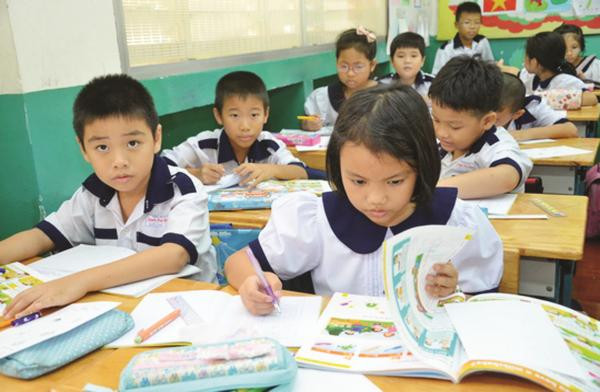 Lựa chọn sách giáo khoa sẽ do nhà trường, giáo viên, phụ huynh thực hiện. Ảnh: ST.