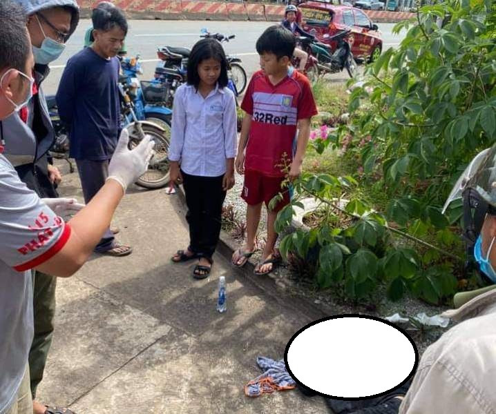 Nam thanh niên tử vong cạnh con dao trước cửa nhà dân