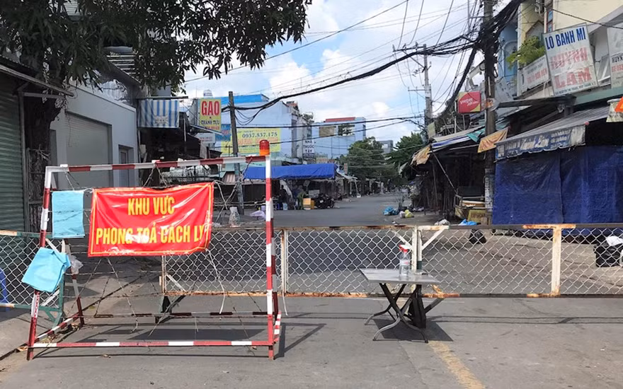 Phát hiện 70 ổ dịch COVID-19 ở TPHCM
