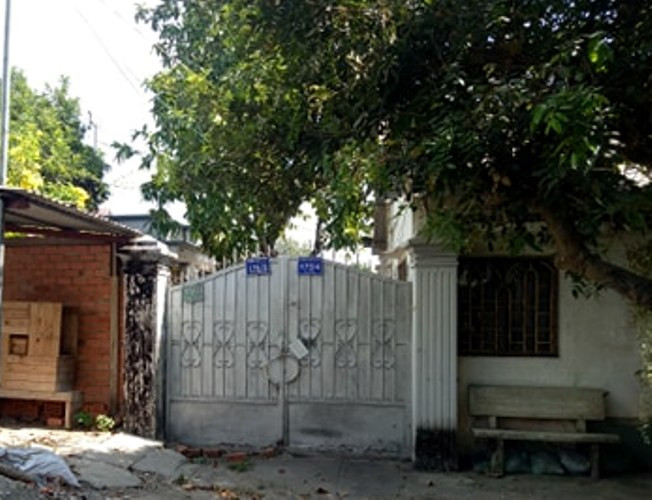 Nhà nguyên Trưởng Ban Tuyên giáo bị khóa cổng, có người đứng gác?