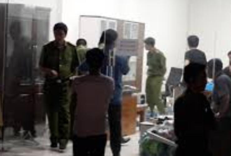 Công an khám xét trụ sở công ty bất động sản bán dự án 'ma' ở Bình Dương