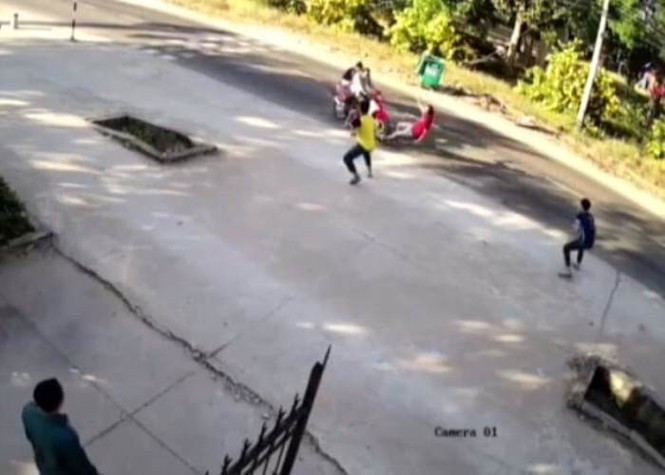 Phó trưởng công an bị cướp tông văng gần 10m bất động giờ ra sao?