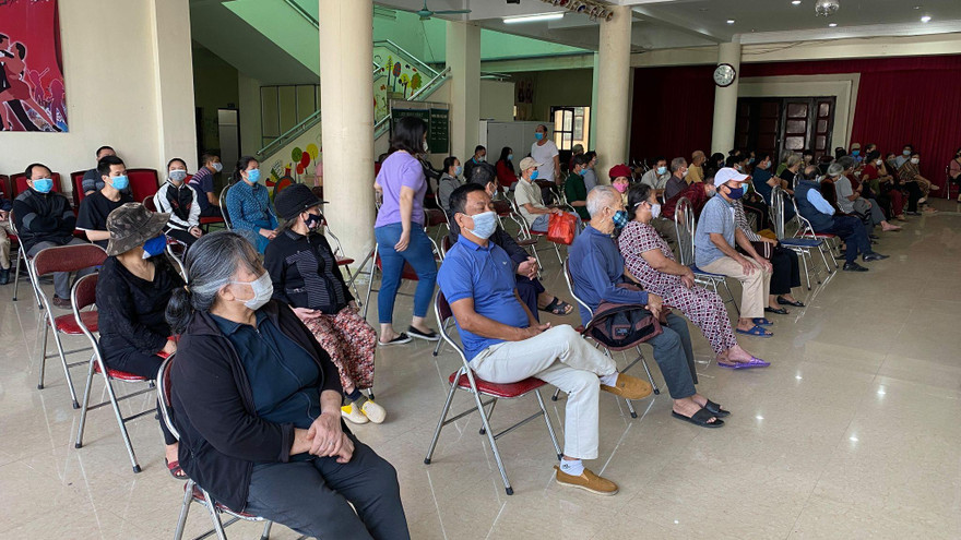 Nam Định xét nghiệm trên diện rộng tại các khu vực xuất hiện người mắc COVID-19 để khoanh vùng, dập dịch - Ảnh: Hoàng Long