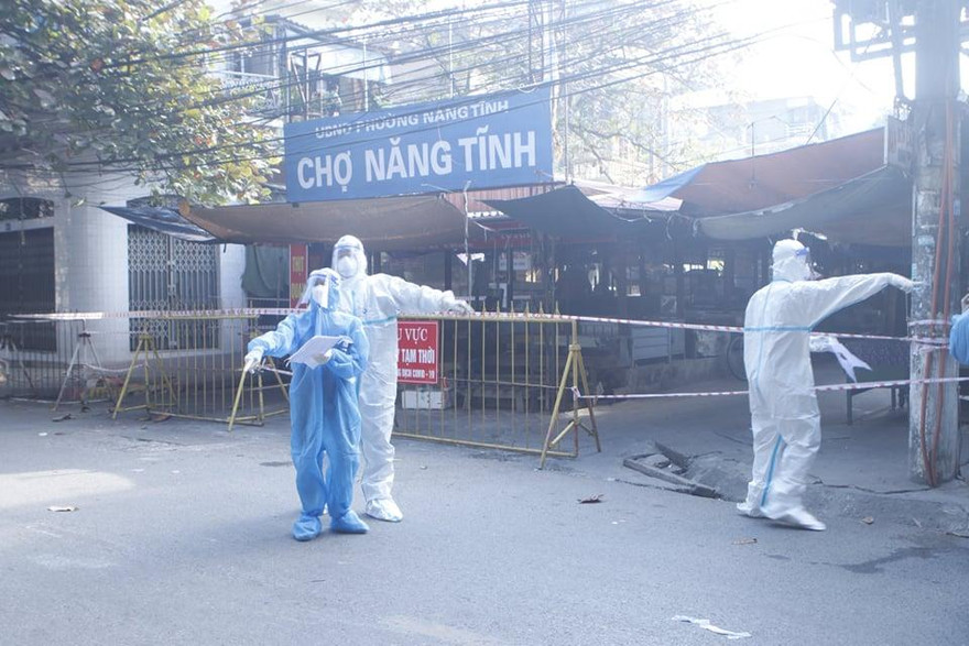 Ổ dịch mới của thành phố Nam Định xuất hiện tại khu vực chợ Năng Tình - Ảnh: Hoàng Long