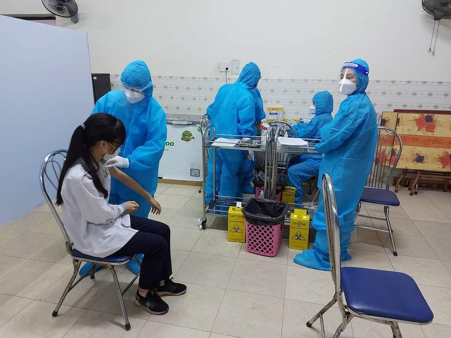 Nam Định triển khai tiêm vắc xin phòng chống COVID-19 cho trẻ em từ 12 đến 17 tuổi - Ảnh: LTN