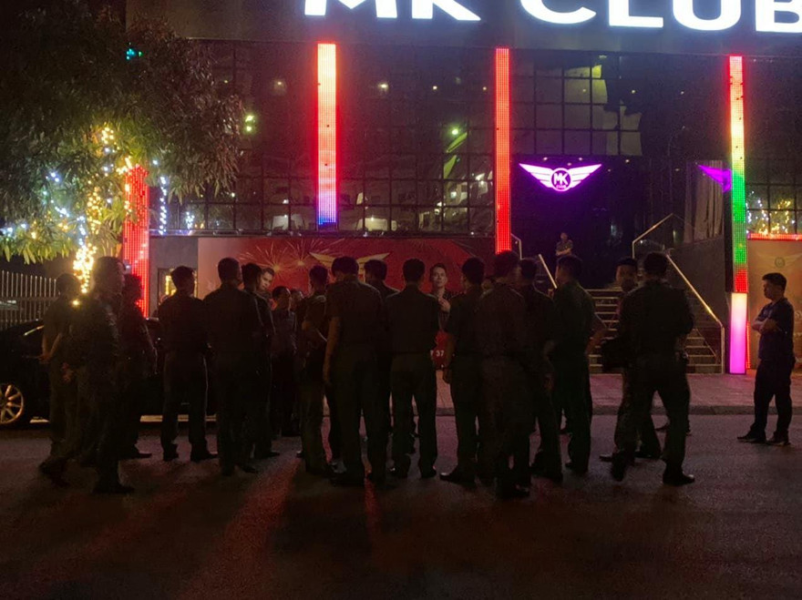 Công an Thái Bình bao vây, đột kích "động lắc" MK vào đêm 25/4 - Ảnh: Hoàng Long, MQ