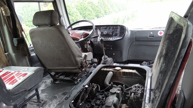 Xe khách BKS 43S bị cháy ở phần cabin.