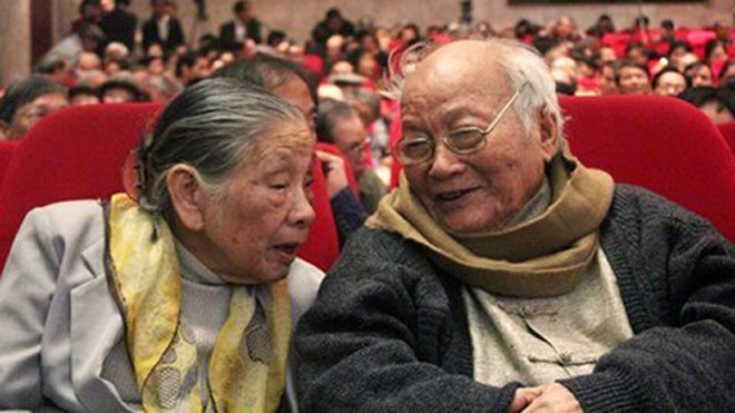  Nhà văn Tô Hoài và vợ - bà Nguyễn Thị Cúc.