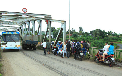 Cầu Sêrêpốk, nơi nam thanh niên tự vẫn 
