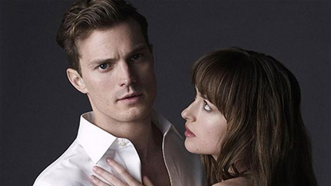 Dakota Johnson và Jamie Dornan trong "50 sắc thái".