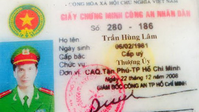 Thẻ ngành công an giả mạo của đối tượng Trần Hùng Lâm