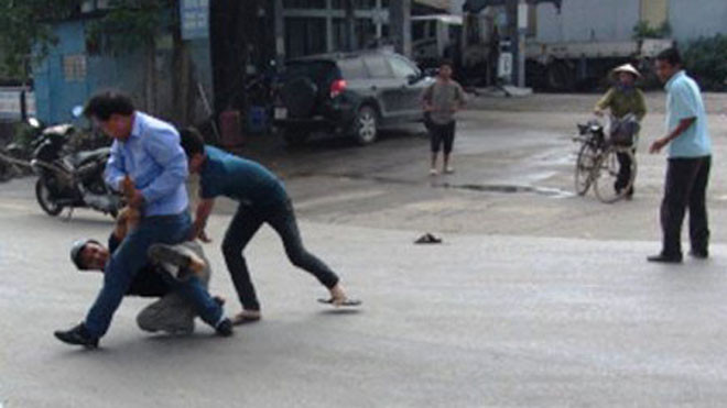 Đứng xem tai nạn giao thông gã đàn ông còn đánh chết người (Ảnh minh họa)