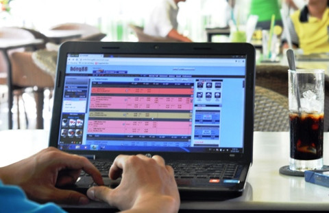 Chỉ cần cái click chuột trên máy tính là con bạc tha hồ ăn thua đỏ đen từ nhỏ lẻ đến bạc tỷ