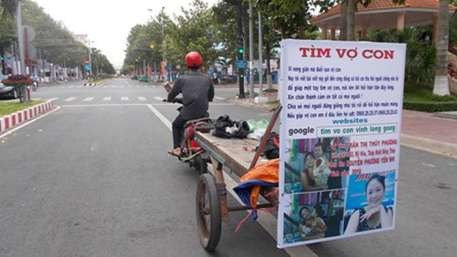 Anh Thuận kéo "bảng thông báo" khắp nơi tìm vợ con 