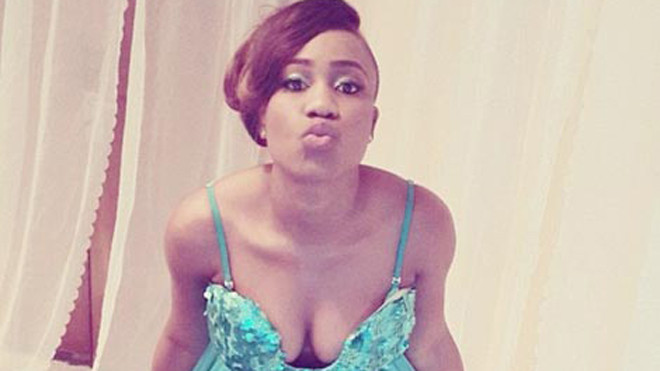 Nữ ca sĩ Adokiye.