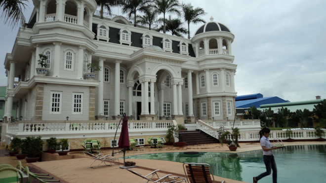 Toà lâu đài trị giá hơn 40 tỷ đồng, điều tra phát hiện có 28 tỷ đồng ông Khuân chiếm đoạt của Cty Phương Nam để xây dựng ẢNH: SÁU NGHỆ