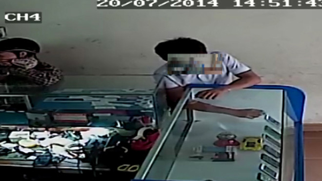 Thủ đoạn ăn trộm điện thoại khó lường