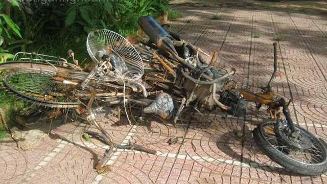 Những vật dụng bị thiêu trụi