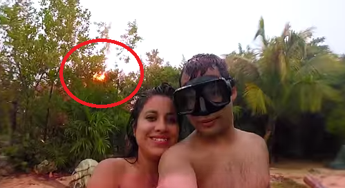 Chụp ảnh dưới trời mưa, cặp đôi suýt bị sét đánh trúng