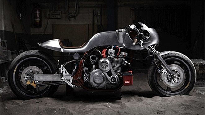 Mẫu xế độ mang tên La Bestia nhìn ngang giống hình ảnh chú báo đang vươn người săn mồi, hình ảnh quen thuộc thường thấy ở logo các hãng như Jaguar hay thời trang thể thao Puma.