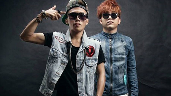 Ca sĩ thể hiện "Phiếu bé ngoan"