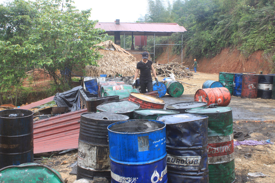 Lò tái chế dầu trước khi bị tháo dỡ