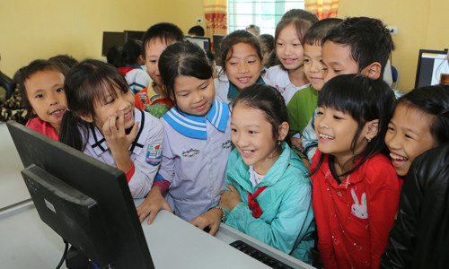 Chương trình hỗ trợ trang bị những công cụ học tập hữu ích để giúp các em học sinh tiểu học hiểu hơn về dinh dưỡng thông qua các bài học tương tác thú vị