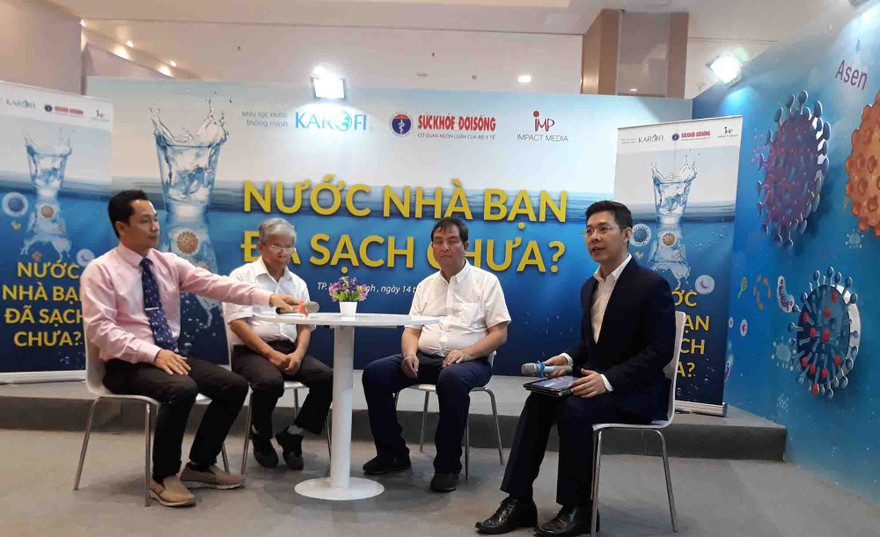 Các chuyên gia, bác sĩ đầu ngành cùng trao đổi về vấn đề nguồn nước hiện nay đối với sức