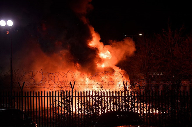 Hiện trường vụ rơi máy bay của Chủ tịch Vichai bên ngoài sân vận động King Power.