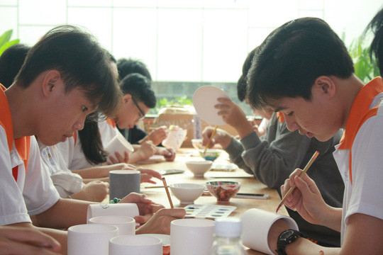 Một tiết học ngoài nhà trường của học sinh Trường THPT Đào Duy Anh (quận 6, TP HCM)