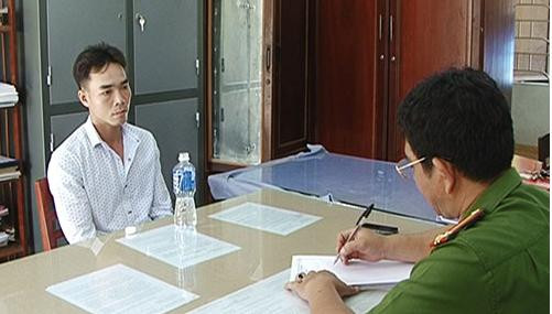 Đối tượng Nguyễn Đức Duy tại cơ quan Công an. 