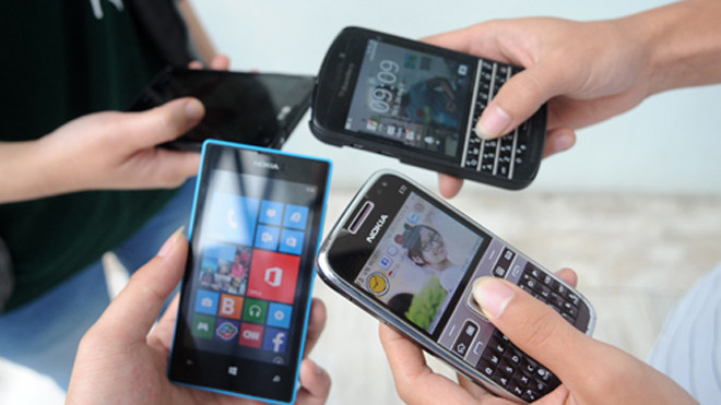 Nhiều người sở hữu các số điện thoại VIP gặp không ít phiền phức vì những số trùng với thuê bao của ca sĩ, người nổi tiếng... Ảnh: Anh Quân