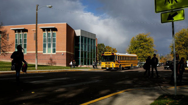 Đường dây mua bán và phát tán ảnh khiêu dâm của nữ sinh