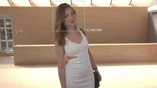 Vượt mặt gậy tự sướng, gương tự sướng đã ra đời