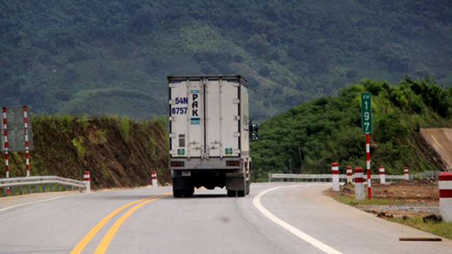 Phần lớn xe gian lận tiền vé cao tốc Nội Bài - Lào Cai có trọng tải lớn. Ảnh minh họa: Đ.Loan