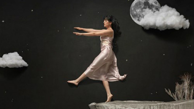 Vì sao người mộng du ngã không đau?